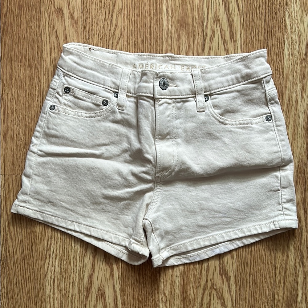 American Eagle 3’ shorts